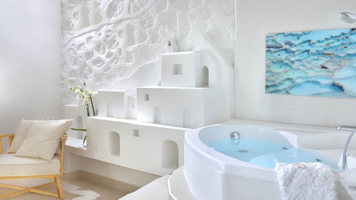 Grand two bedroom Suite  with Indoor Jacuzzi & Outdoor Sharing Pool